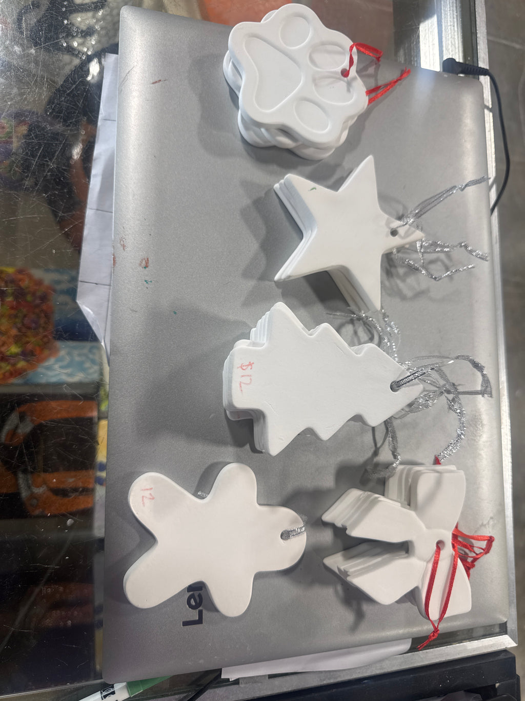 Flat no line assorted ornaments