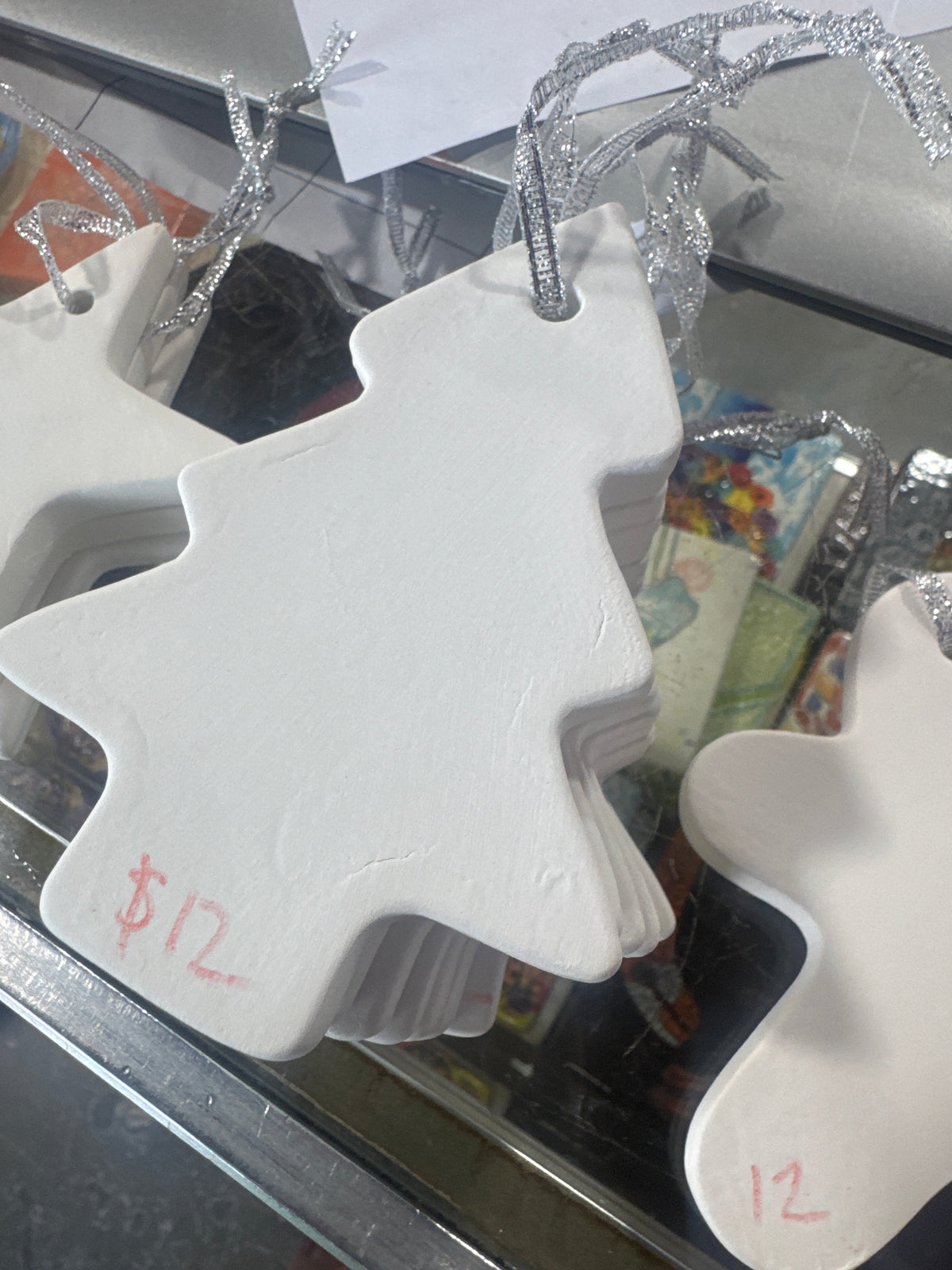 Flat no line assorted ornaments