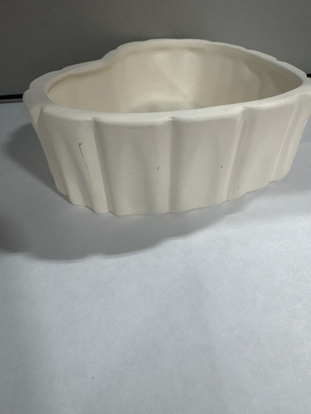 Deep heart textured tray