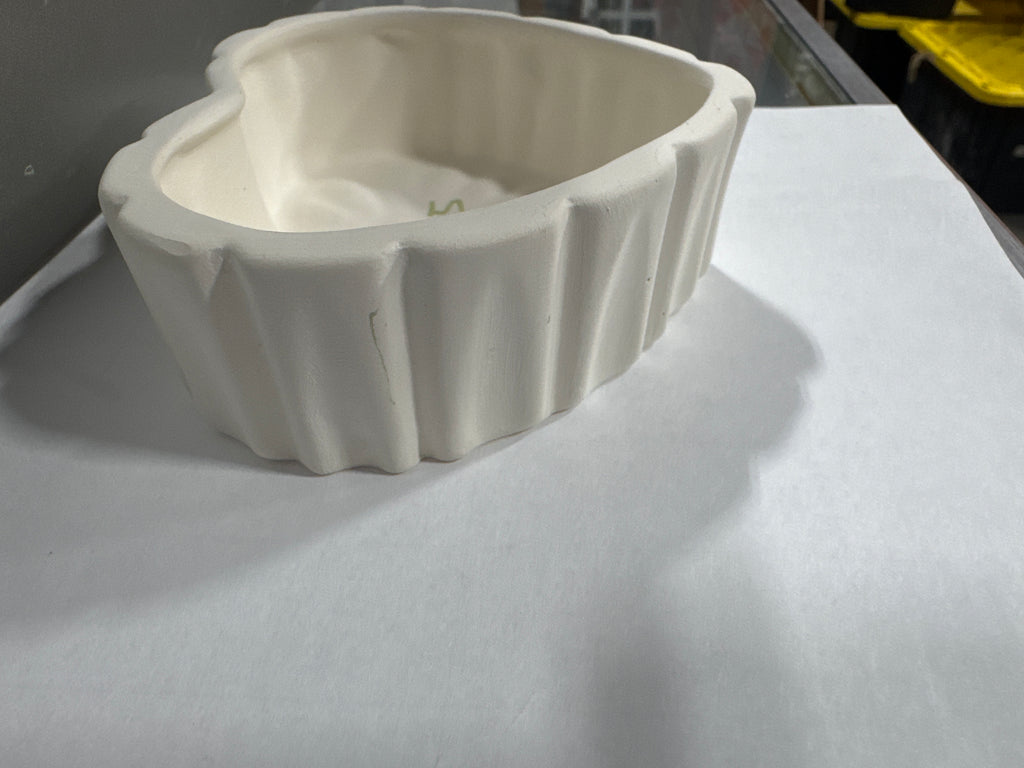 Deep heart textured tray